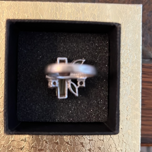 Heavy Colored Glass Ring set in .925 Sterling Silver Can be worn as a Cross - Picture 2 of 3